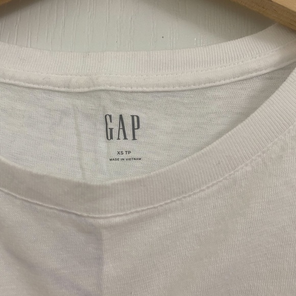 Gap PRIDE 2019 T-shirt - Picture 4 of 4